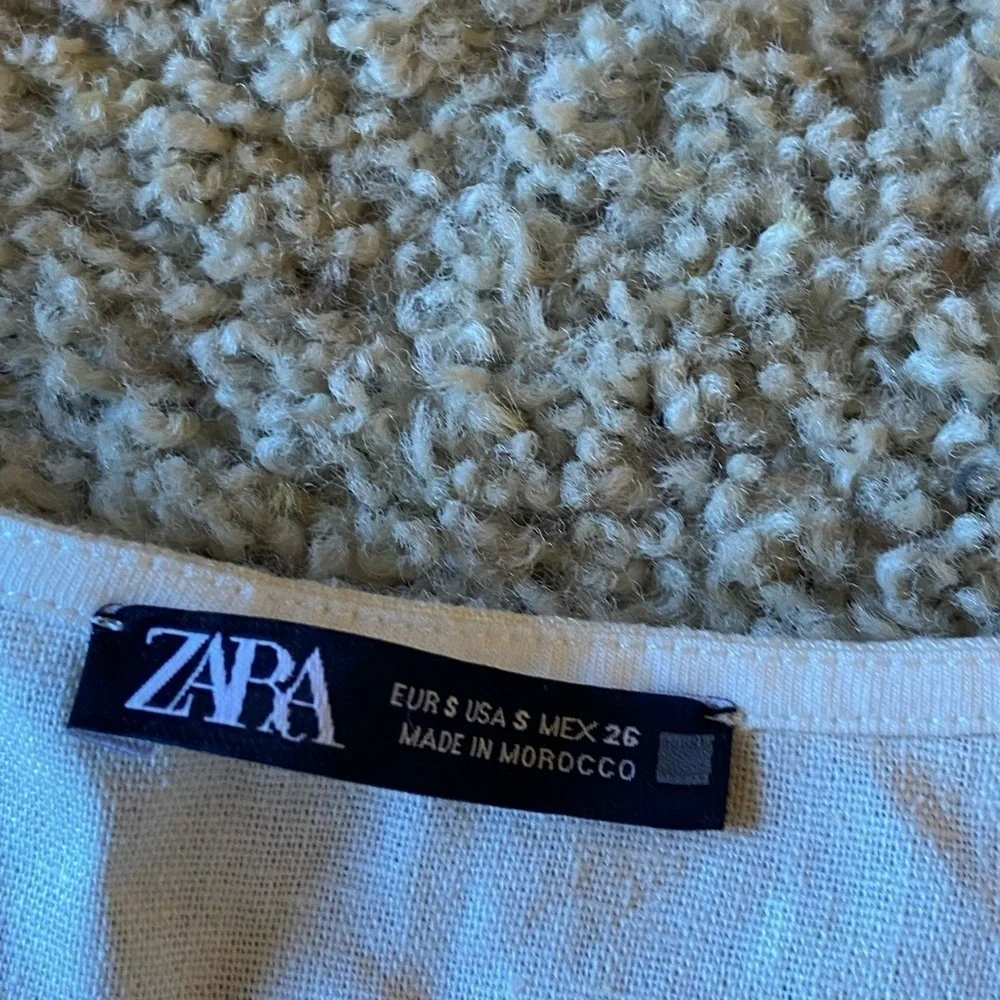 Zara Women’s Top Size Small White Linen Blend V Neck Short Sleeve Blouse Popover